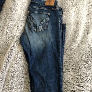 Hollister low rise skinny jeans- size 29/8